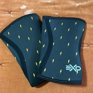 EXO KNEE SLEEVES